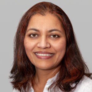 Sujata Lalit Kumar, Läkare